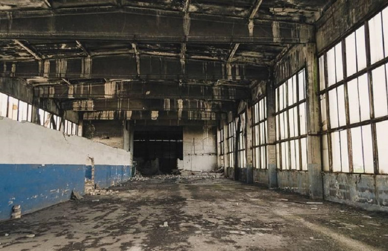 Заглавное фото: Днепропетровский комбайновый завод разрушила не война, а «незалежность», на фото то, что от него осталось задолго до СВО