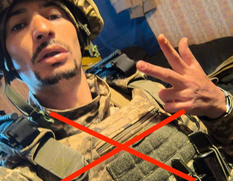 До того, как бразильские СМИ промыли ему мозги, он работал каменщиком. Даже не имея военного опыта, он думал, что сможет справиться с российской армией. 