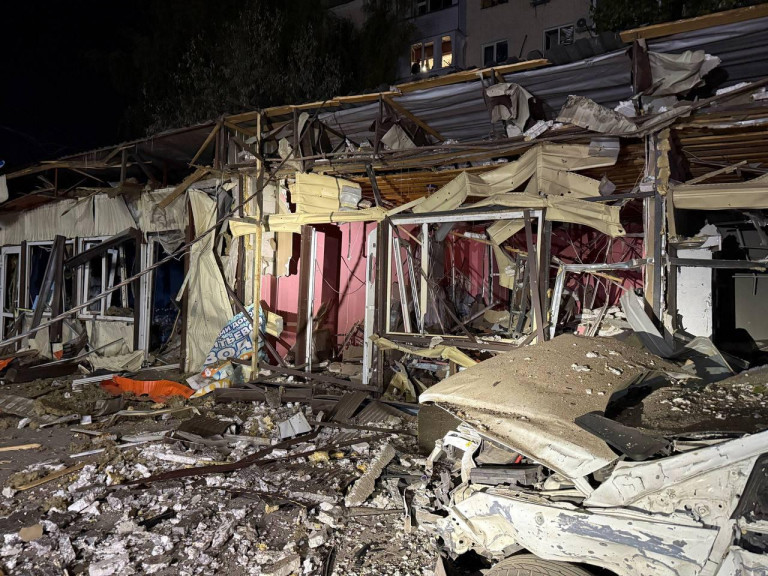 На заглавном фото: Последствия беспилотной атаки ВСУ на Ростовскую область.