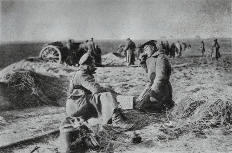 Заглавное фото. Русская артиллерия на позициях во время Лодзинской битвы