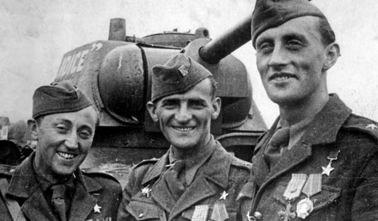 Заглавное фото. Чехи-Герои Советского Союза. Слева направо - Антонин Сохор, Йозеф Буршик и Рихард Тесаржик