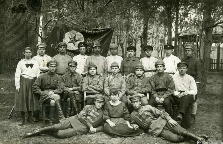 Заглавное фото. Одно из подразделений ЧОН на фотографии времён Гражданской войны