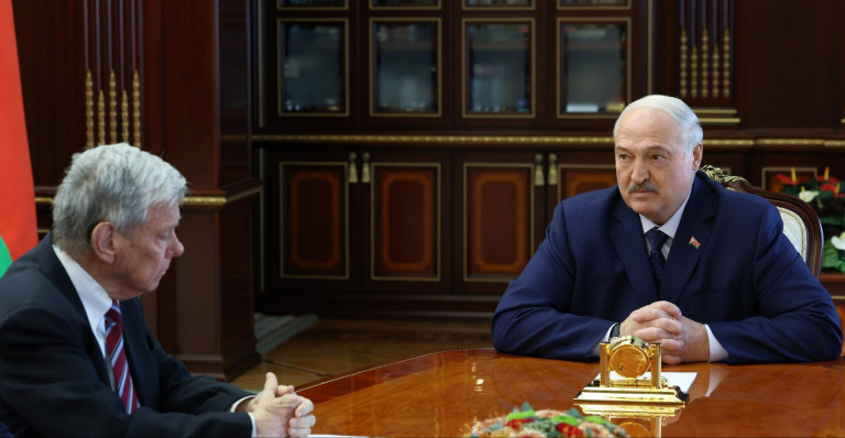 На заглавном фото: Встреча Александра Лукашенко с Джоном Коулом