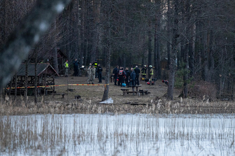 На заглавном фото: Поиски украинского дрона, упавшего в Литве
