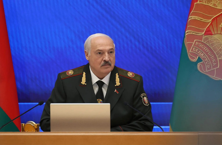 Заглавное фото: Президент Белоруссии Александр Лукашенко на   совещании по подведению итогов комплексной проверки Вооруженных Сил