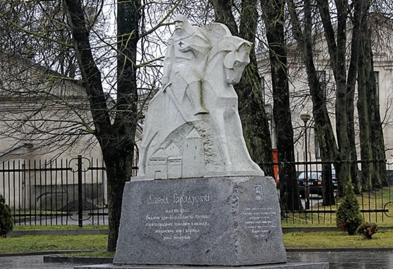 Заглавное фото. Памятник князю Давиду Городенскому в Гродно