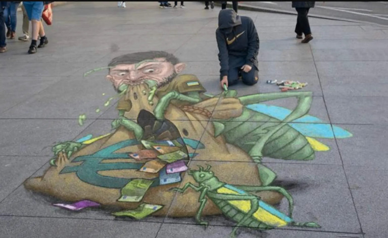 На заглавном фото: Польская арт-группа Typical Optical ещё три года назад изображала украинского президента Владимира Зеленского