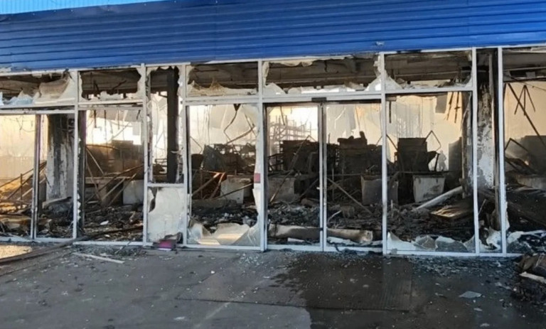 На заглавном фото: Последствия удара ВСУ по ТЦ «Галактика» в Мариуполе (Источник – скриншот видео информационного агентства ТАСС).