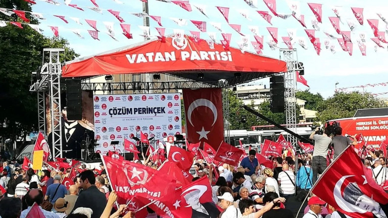 Митинг в Турции за прекращение поставок оружия Киеву 