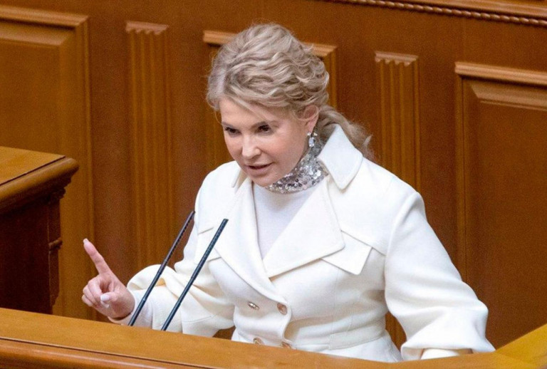 На заглавном фото: Белая и пушистая Тимошенко заявила о "грязном наезде"