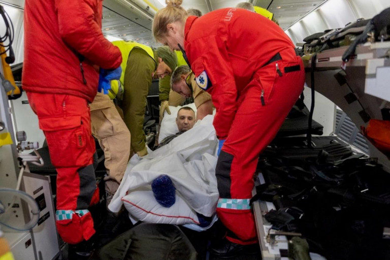 Самолёты НАТО срочно эвакуируют своих раненых из Украины