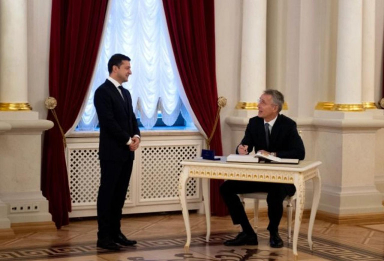 Зеленский перед НАТО: "Чего изволите?"