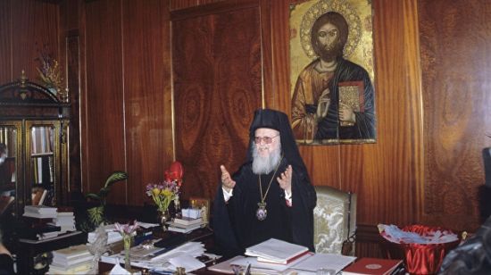 Патриарх Варфоломей встречает Порошенко